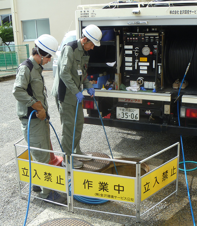 排水管洗浄の様子